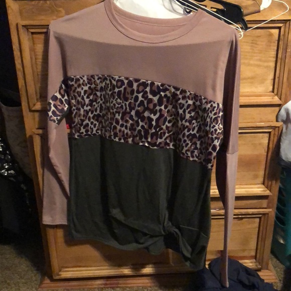 Tops - Tri top long sleeve